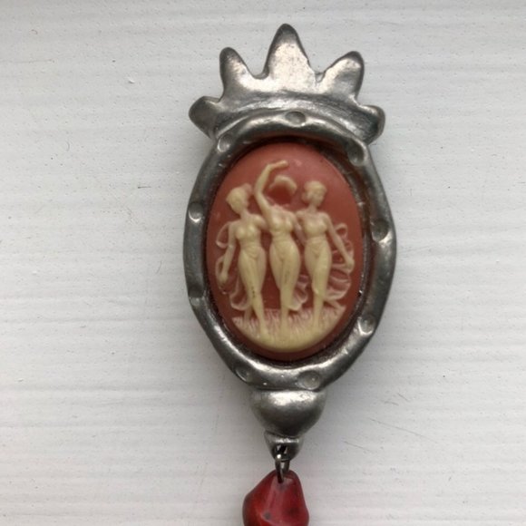 Pewter & Clay Beaded ‘Maiden’ Magnet - Picture 3 of 6